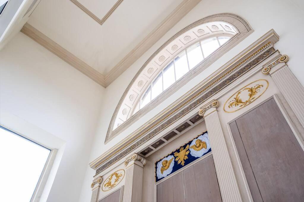 Stunning 2 Bedroom Apartment In Converted Chapel Бат Екстер'єр фото